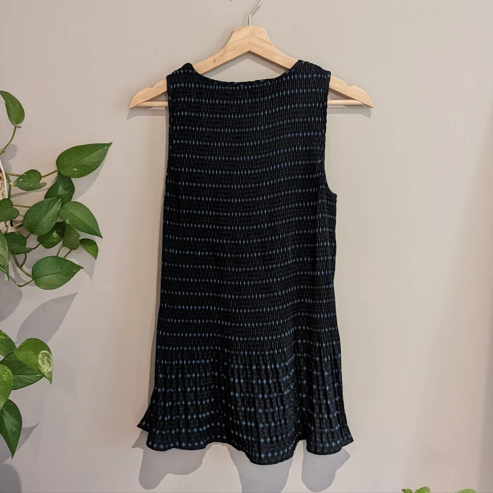 💚 2/15 Flowy Joe Fresh Tank - Picture 2 of 2